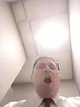 BigCristh79 online show from 10/26/25, 09:59