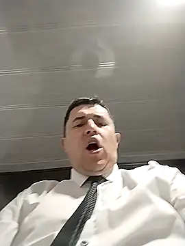 BigCristh79 online show from 10/24/25, 11:42