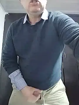 Snapshot of BigCristh79 chatting on 06/02/26, 01:55 BigCristh79 online show from 06/02/26, 01:55