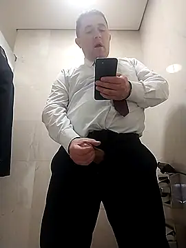 BigCristh79 online show from 11/29/25, 04:07