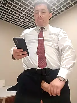 BigCristh79 online show from 11/23/25, 05:28