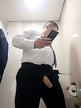 BigCristh79 online show from 10/12/25, 01:01