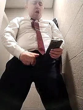 BigCristh79 online show from 04/17/26, 07:55