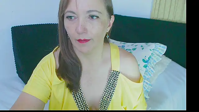 Kendraline1 online show from 03/18/26, 11:37