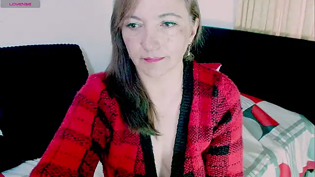 Kendraline1 online show from 04/17/26, 06:22