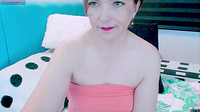 Snapshot of Kendraline1 chatting on 06/14/26, 10:33 Kendraline1 online show from 06/14/26, 10:33