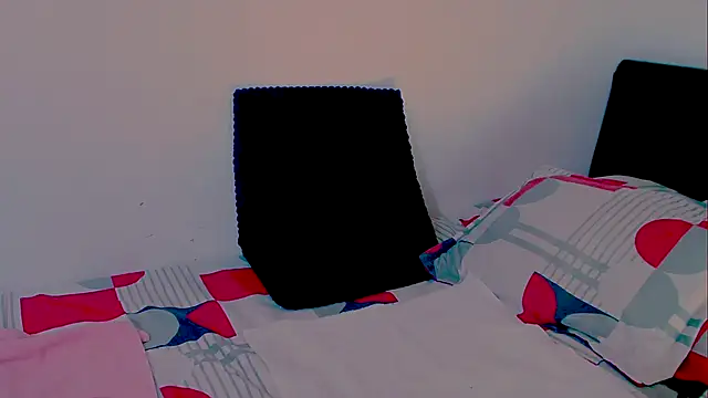 Kendraline1 online show from 11/11/25, 10:15