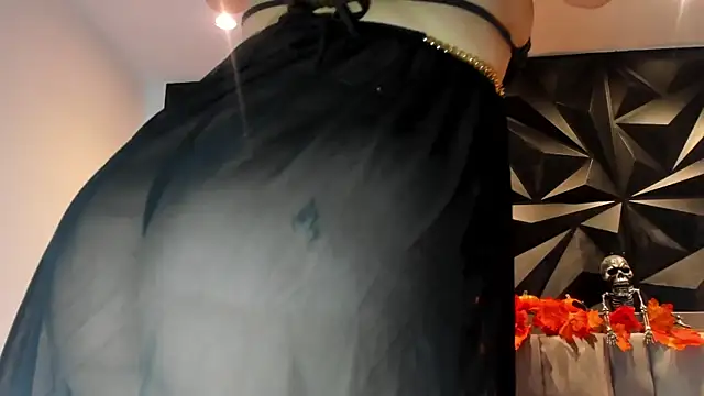 megan whitee   online show from 10/31/25, 02:30