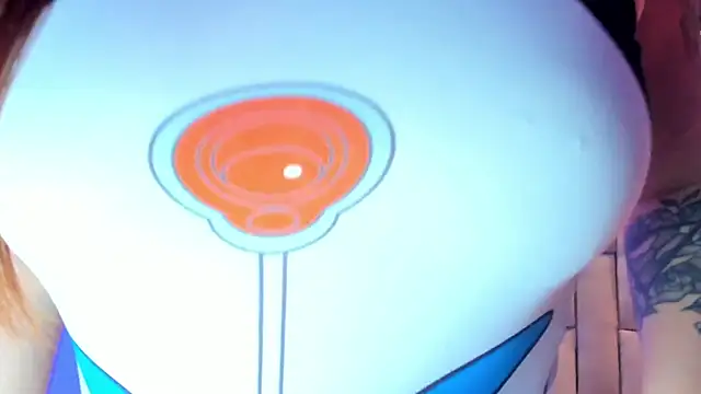 megan whitee   online show from 10/18/25, 01:51