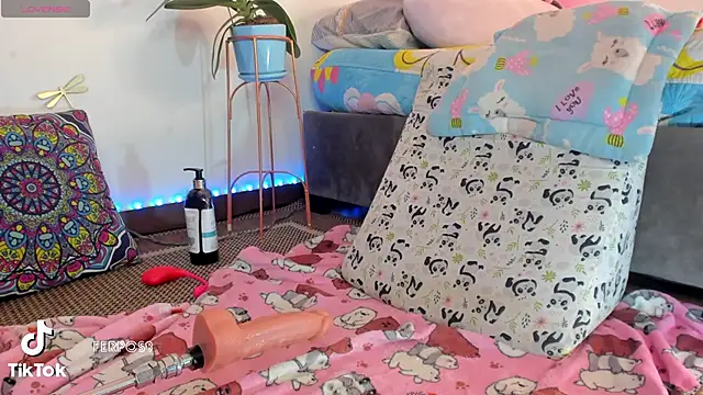 princessluna 19 online show from 04/28/26, 02:27