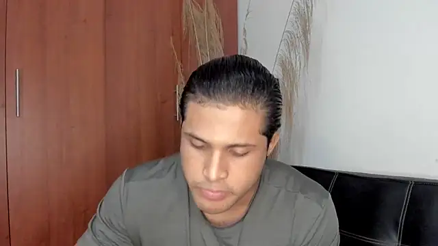 Evansdark1 online show from 10/22/25, 01:38