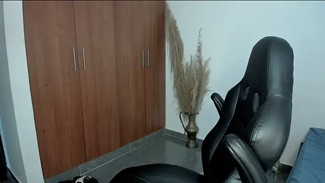 Evansdark1 online show from 04/24/26, 11:07