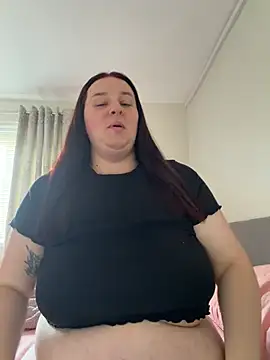 Snapshot of Curvaceouscarla chatting on 07/02/26, 02:01 Curvaceouscarla online show from 07/02/26, 02:01