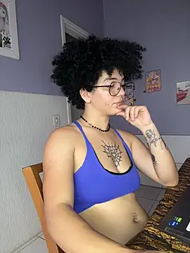CamillyBlum online show from 10/18/25, 10:01