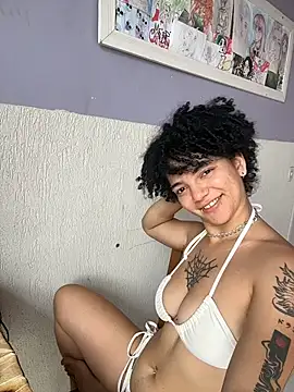 CamillyBlum online show from 10/28/25, 01:32