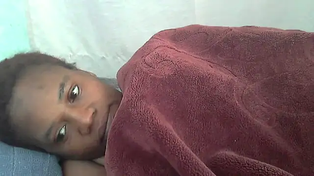 Snapshot of sexythae32 chatting on 09/19/25, 04:05 sexythae32 online show from 09/19/25, 04:05