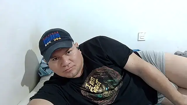 Snapshot of fuckynations chatting on 07/19/26, 04:26 fuckynations online show from 07/19/26, 04:26