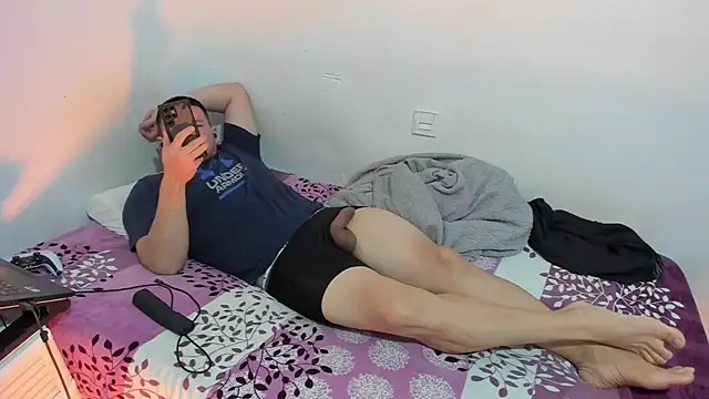 Snapshot of fuckynations chatting on 02/22/25, 09:48 fuckynations online show from 02/22/25, 09:48