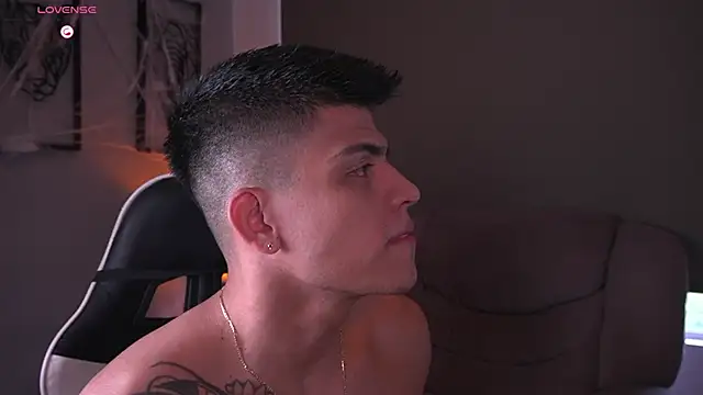 tyler muscle1 online show from 10/28/25, 02:27