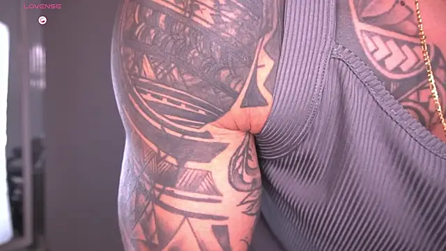 tyler muscle1 online show from 11/11/25, 01:55