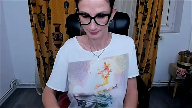 NaughtyWifey1 online show from 10/31/25, 04:42