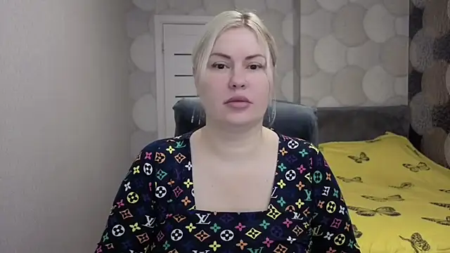 CrystallKiss online show from 11/29/25, 11:27