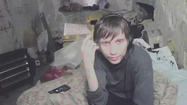Snapshot of makarov1993 chatting on 04/22/26, 08:04 makarov1993 online show from 04/22/26, 08:04