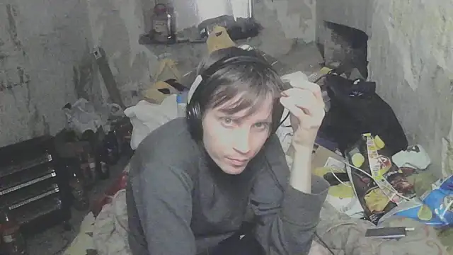 Snapshot of makarov1993 chatting on 05/24/26, 01:55 makarov1993 online show from 05/24/26, 01:55