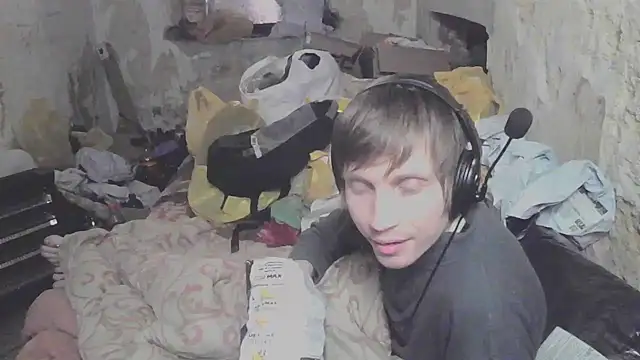 Snapshot of makarov1993 chatting on 04/08/26, 08:16 makarov1993 online show from 04/08/26, 08:16
