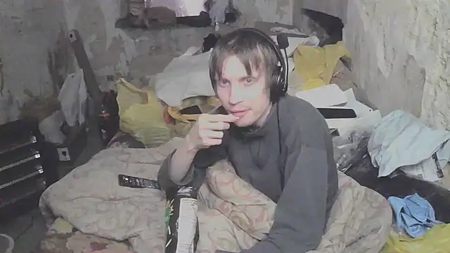 Snapshot of makarov1993 chatting on 04/12/26, 11:24 makarov1993 online show from 04/12/26, 11:24