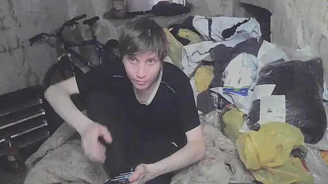 Snapshot of makarov1993 chatting on 05/16/26, 10:58 makarov1993 online show from 05/16/26, 10:58
