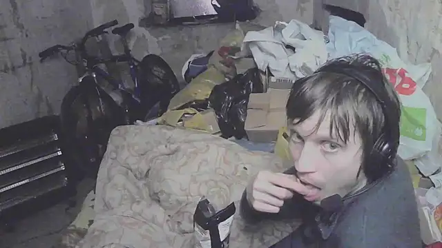 Snapshot of makarov1993 chatting on 05/11/26, 01:07 makarov1993 online show from 05/11/26, 01:07