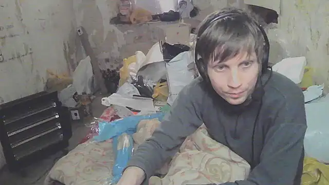 Snapshot of makarov1993 chatting on 04/17/26, 12:30 makarov1993 online show from 04/17/26, 12:30