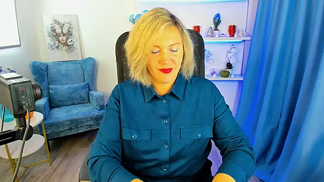 Snapshot of NinaStarle chatting on 10/18/25, 04:36 NinaStarle online show from 10/18/25, 04:36