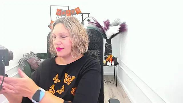 Snapshot of NinaStarle chatting on 10/29/25, 04:33 NinaStarle online show from 10/29/25, 04:33