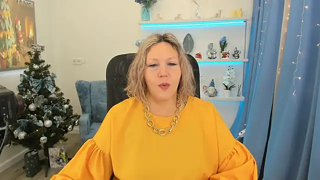 Snapshot of NinaStarle chatting on 12/17/25, 04:28 NinaStarle online show from 12/17/25, 04:28