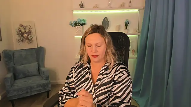 Snapshot of NinaStarle chatting on 09/20/25, 05:12 NinaStarle online show from 09/20/25, 05:12