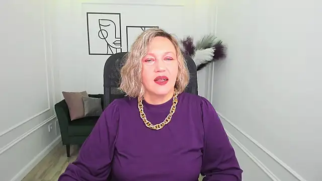 Snapshot of NinaStarle chatting on 11/05/25, 04:26 NinaStarle online show from 11/05/25, 04:26