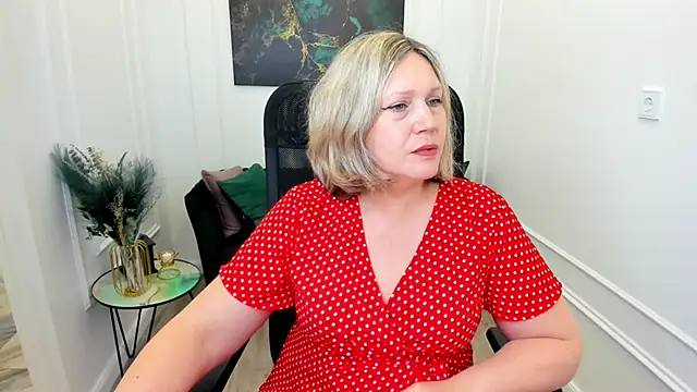 NinaStarle online show from 06/01/26, 12:38