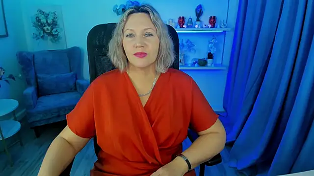 Snapshot of NinaStarle chatting on 10/30/25, 04:44 NinaStarle online show from 10/30/25, 04:44