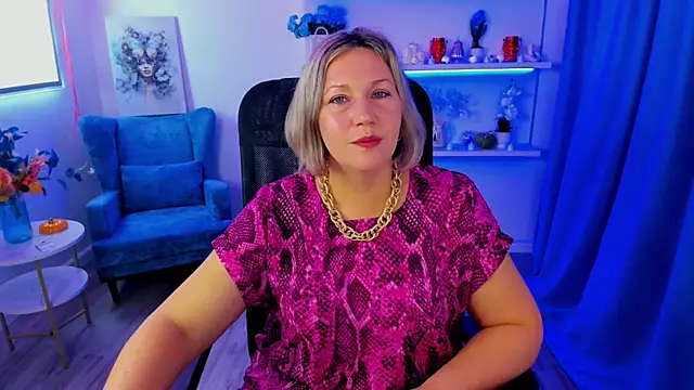 Snapshot of NinaStarle chatting on 10/24/25, 04:44 NinaStarle online show from 10/24/25, 04:44