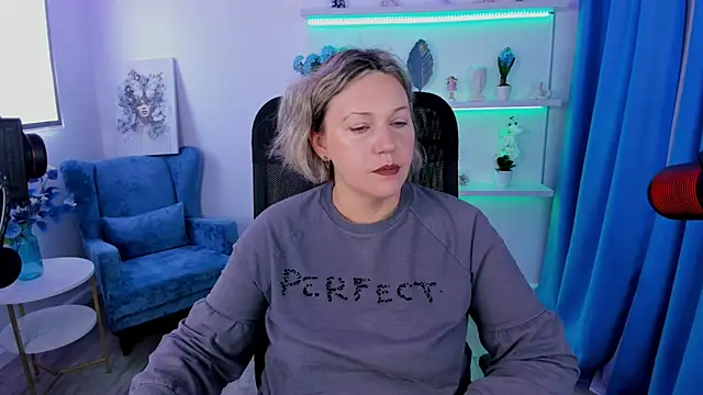 Snapshot of NinaStarle chatting on 09/27/25, 04:29 NinaStarle online show from 09/27/25, 04:29