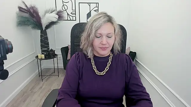 Snapshot of NinaStarle chatting on 11/30/25, 04:24 NinaStarle online show from 11/30/25, 04:24