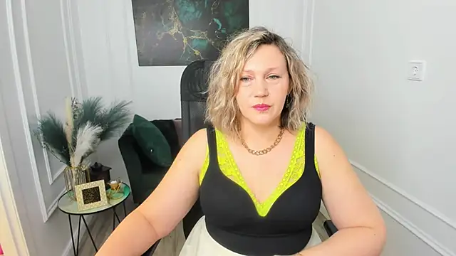 NinaStarle online show from 04/10/26, 04:30