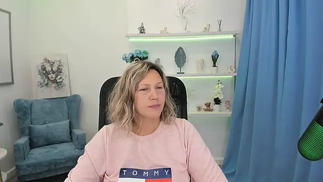 Snapshot of NinaStarle chatting on 09/19/25, 11:58 NinaStarle online show from 09/19/25, 11:58