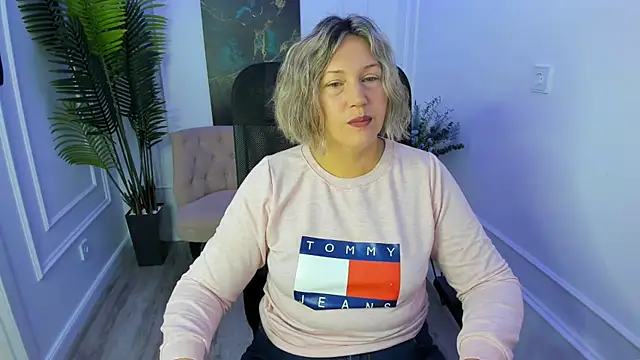 Snapshot of NinaStarle chatting on 09/26/25, 04:52 NinaStarle online show from 09/26/25, 04:52