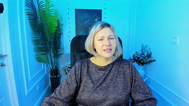 Snapshot of NinaStarle chatting on 10/15/25, 04:33 NinaStarle online show from 10/15/25, 04:33