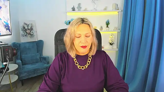 Snapshot of NinaStarle chatting on 11/24/25, 04:34 NinaStarle online show from 11/24/25, 04:34