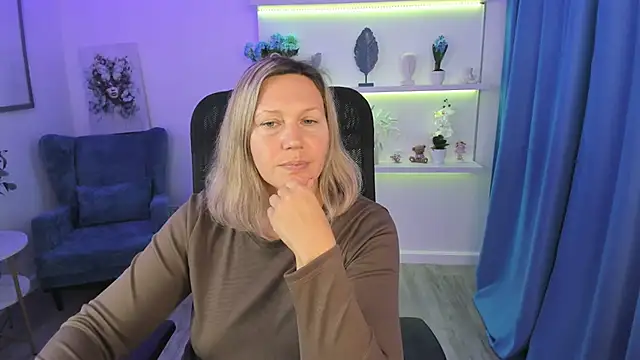 Snapshot of NinaStarle chatting on 09/13/25, 11:32 NinaStarle online show from 09/13/25, 11:32