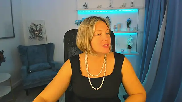 Snapshot of NinaStarle chatting on 10/05/25, 04:47 NinaStarle online show from 10/05/25, 04:47